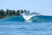 Maldives Twin Peaks surf